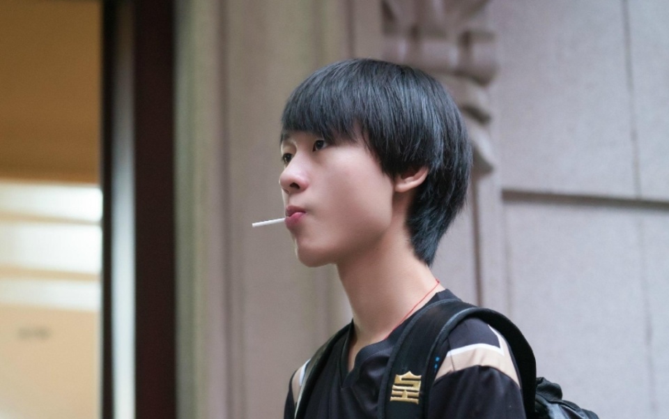 关于上海久事国际比赛日战术微调成都蓉城止住颓势备战欧联，网友：Ming在RNG比赛中问鼎冠军的信息